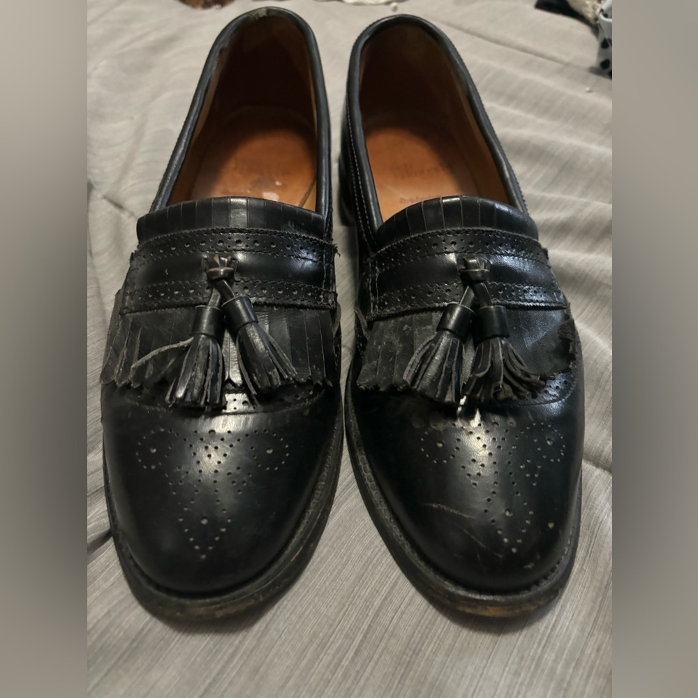 Allen Edmonds Black Bridgeton Leather Tasseled Loafers Slip On Embossed NWOT